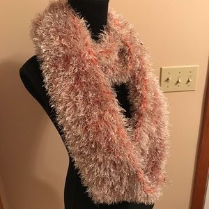🧡🌺🧡 Soft & Fuzzy Infinity Scarf 🧡🌺🧡